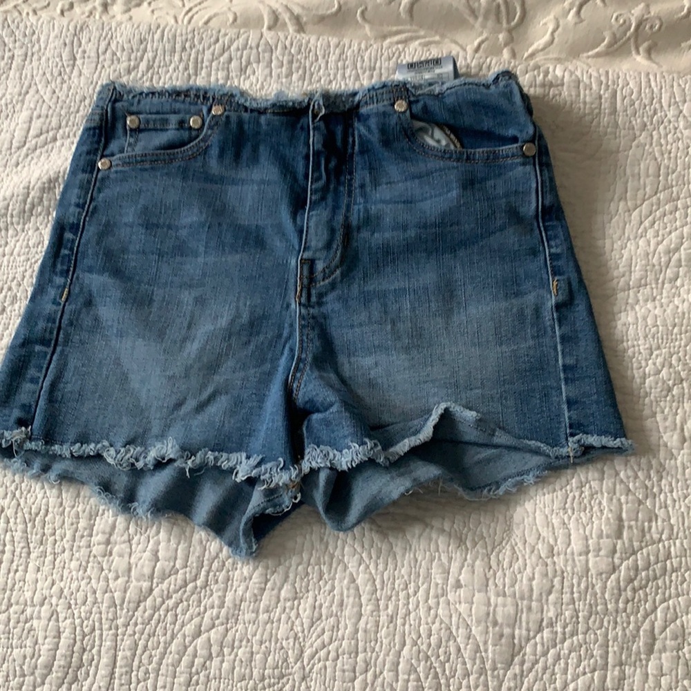 Guess shorts size 25
